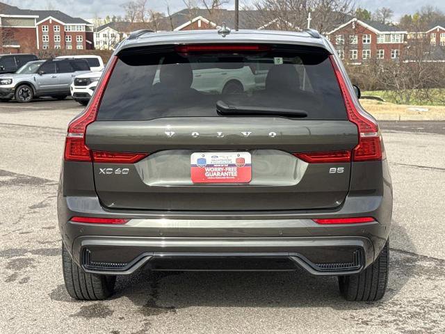 Used 2022 Volvo XC60 B5 R-Design w/ Advanced Package image 6