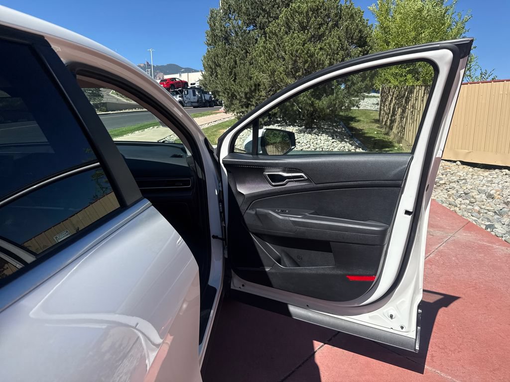 Used 2024 Kia Sportage LX AWD/4WD image 28