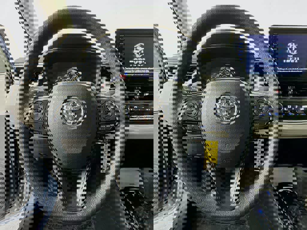 Used 2021 Toyota Corolla LE image 15