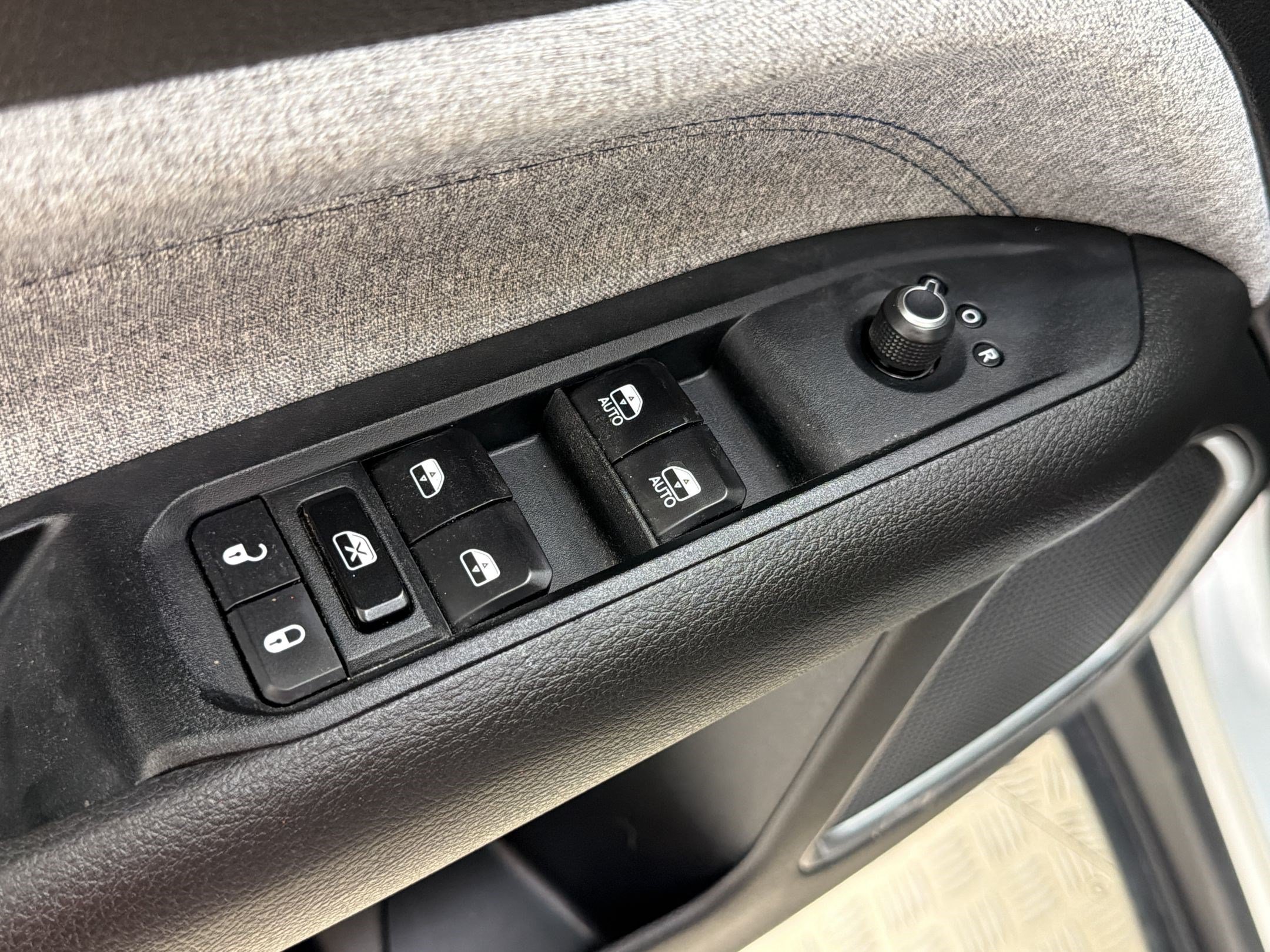 Used 2024 Jeep Compass Latitude AWD/4WD image 13