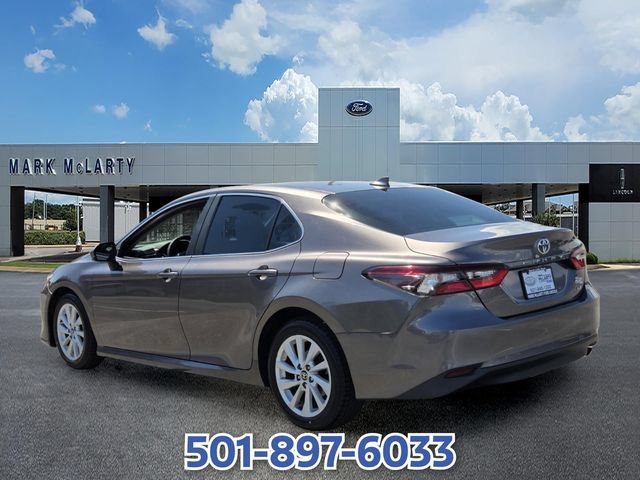 Used 2022 Toyota Camry LE FWD video 3