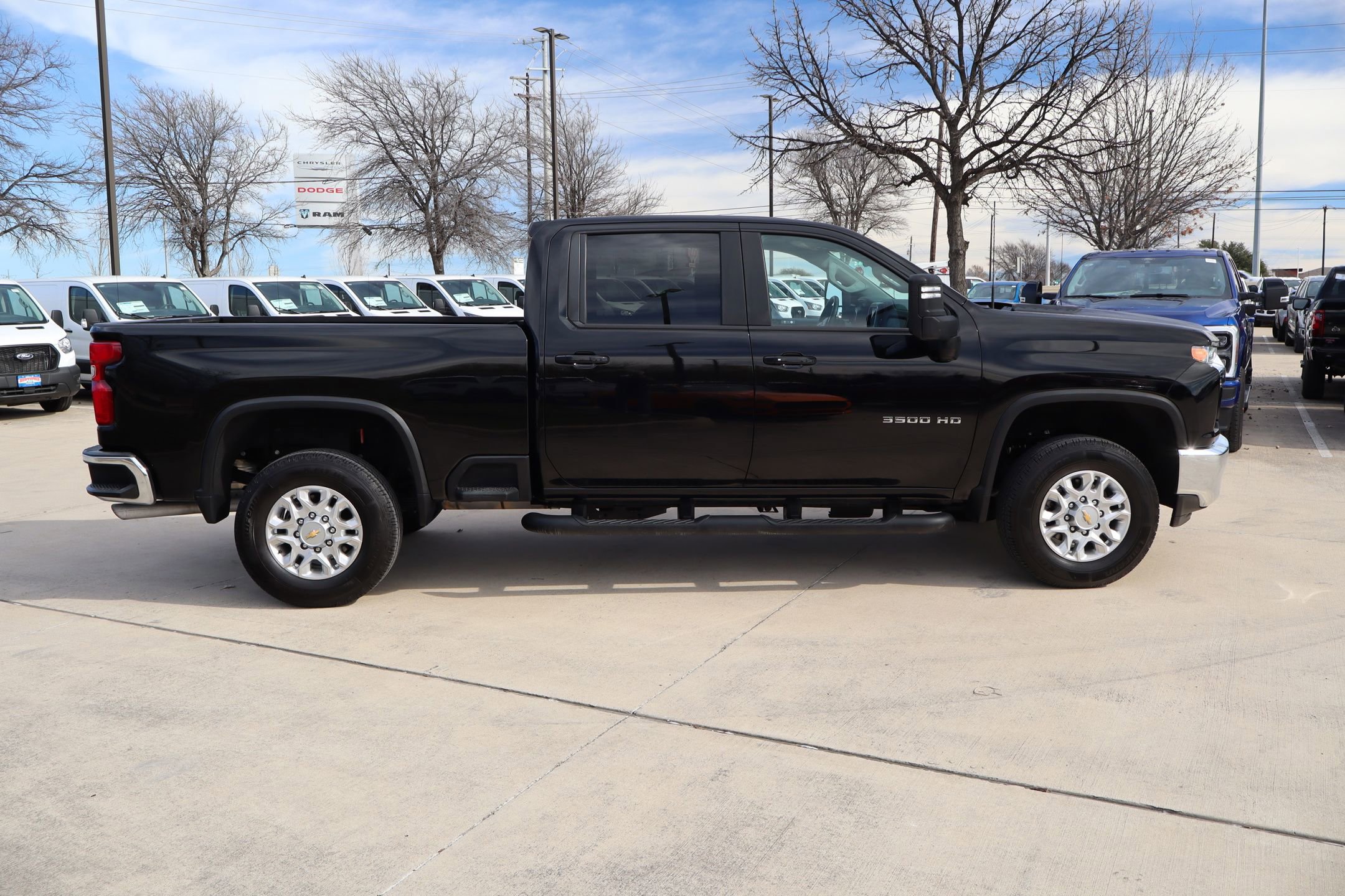 Used 2023 Chevrolet Silverado 3500 LT w/ Convenience Package image 6