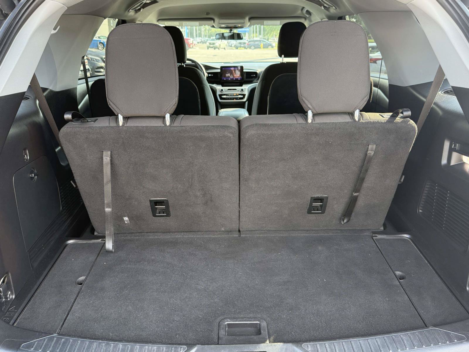 Certified 2021 Ford Explorer XLT RWD image 30
