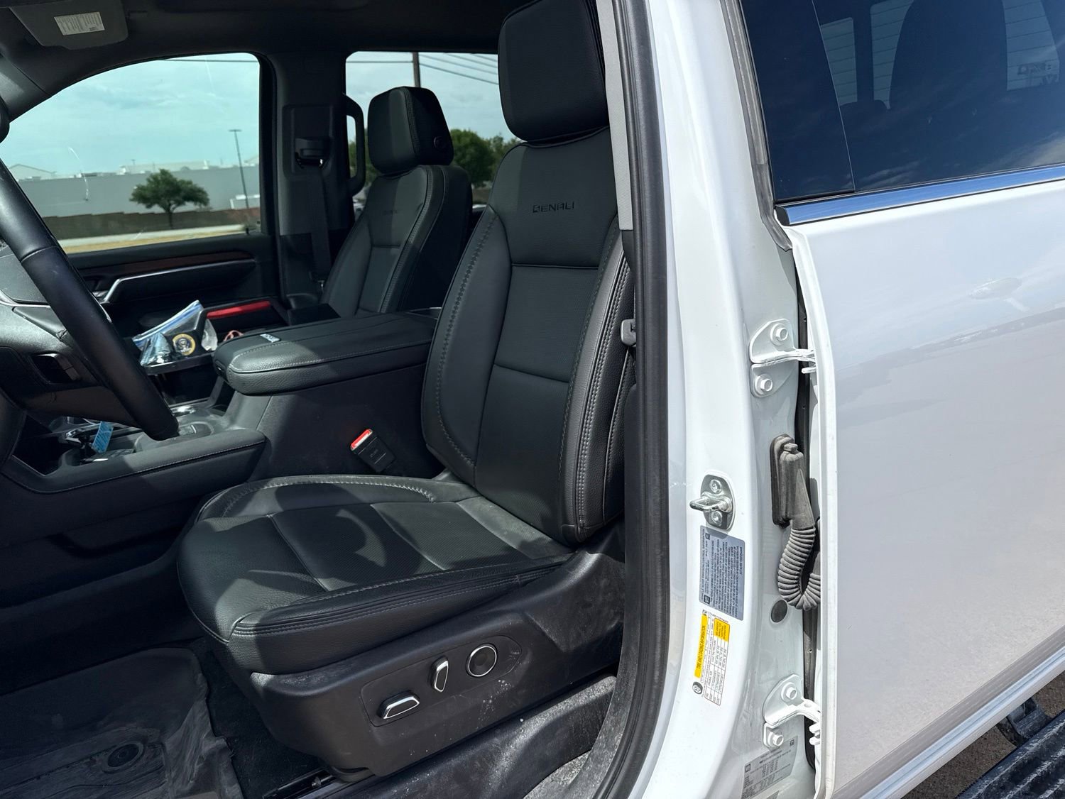 Used 2025 GMC Sierra 2500 Denali w/ Denali Reserve Package AWD/4WD image 13