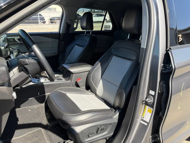 Certified 2023 Ford Explorer XLT w/ Equipment Group 202A RWD image 14