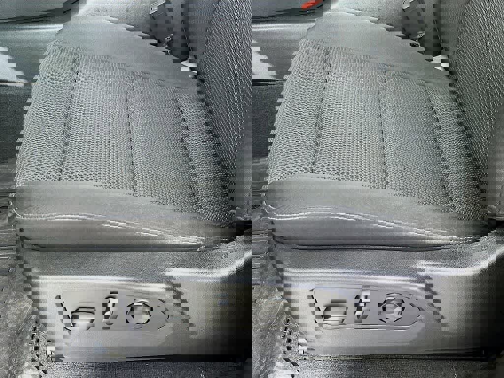 Used 2023 Chevrolet Colorado LT w/ LT Convenience Package II image 30