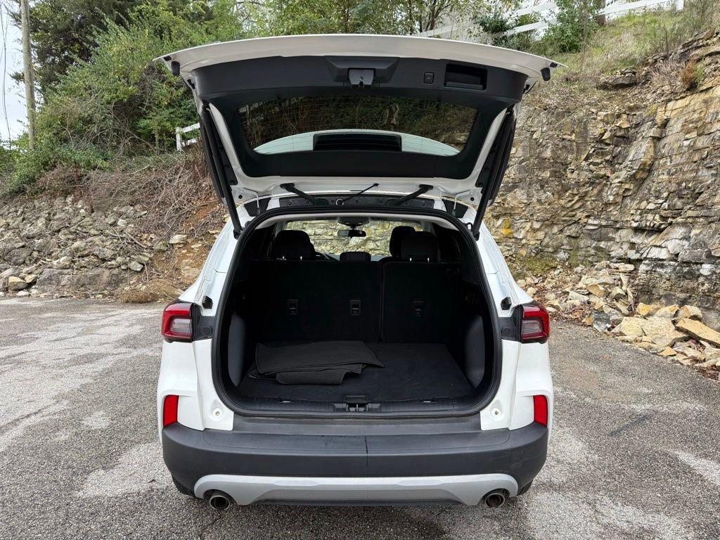 Certified 2023 Ford Escape Active image 9