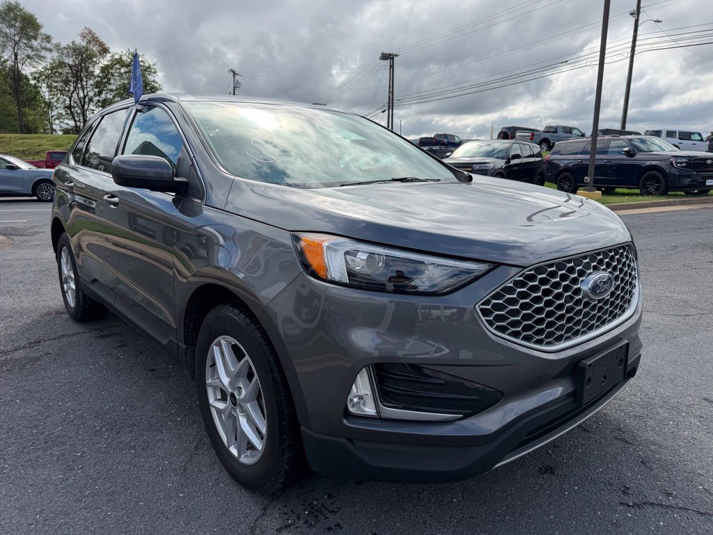 Certified 2024 Ford Edge SEL w/ Convenience Package AWD/4WD image 7