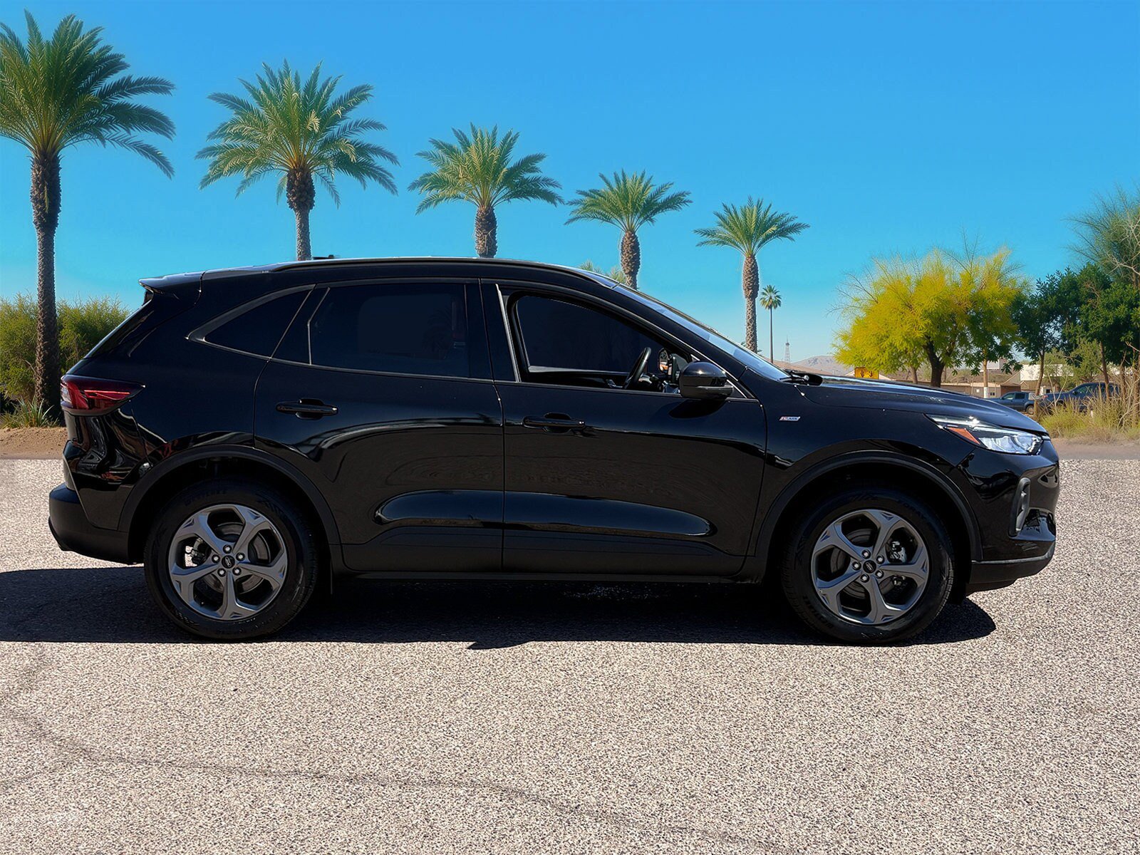 Certified 2025 Ford Escape ST-Line Select AWD/4WD image 7
