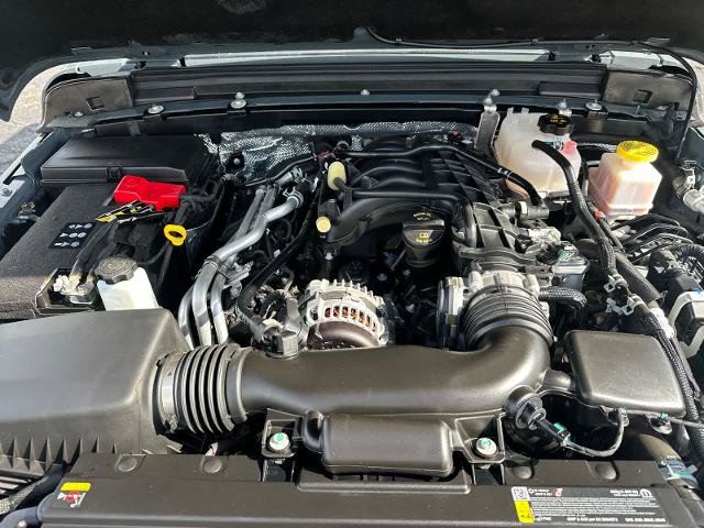 Used 2025 Jeep Gladiator Sport AWD/4WD image 34