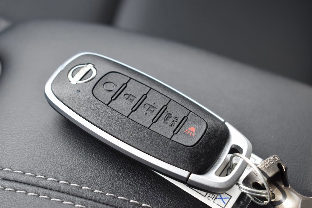 Used 2024 Nissan Pathfinder SL image 14