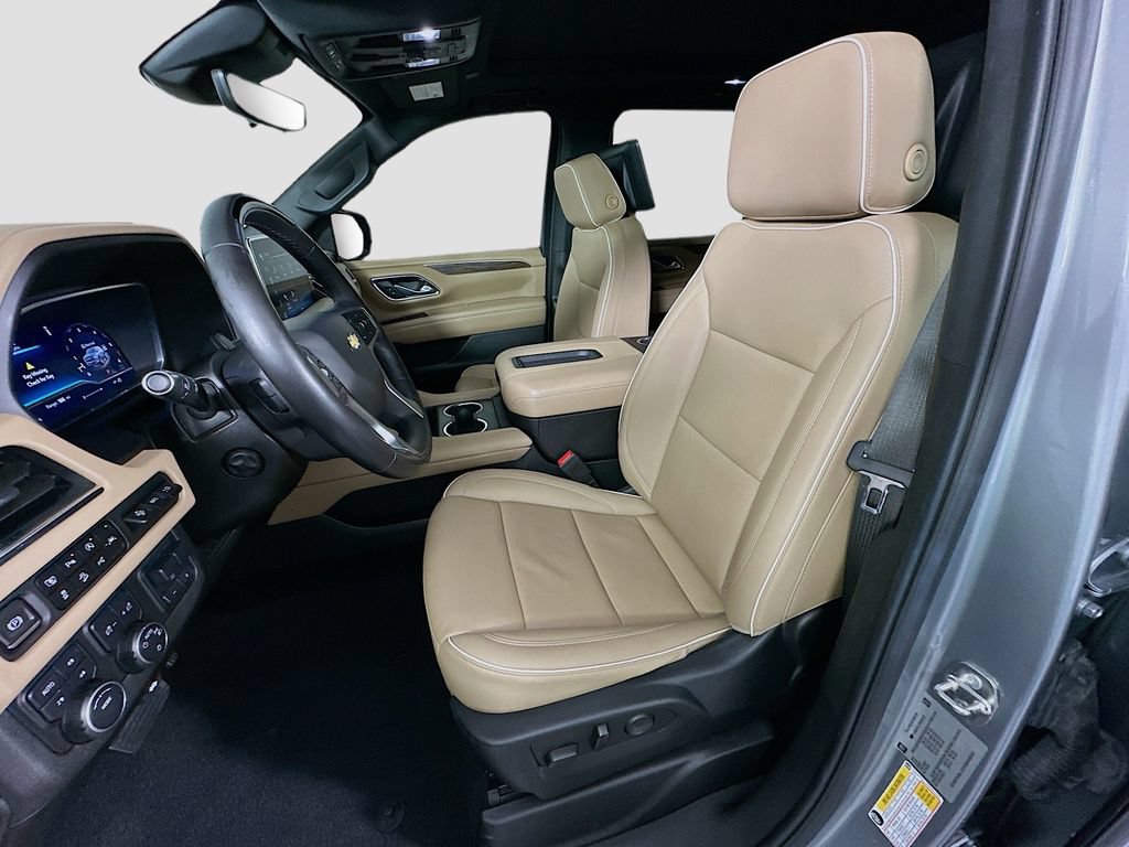 Used 2023 Chevrolet Suburban Premier w/ Advanced Technology Package AWD/4WD image 22