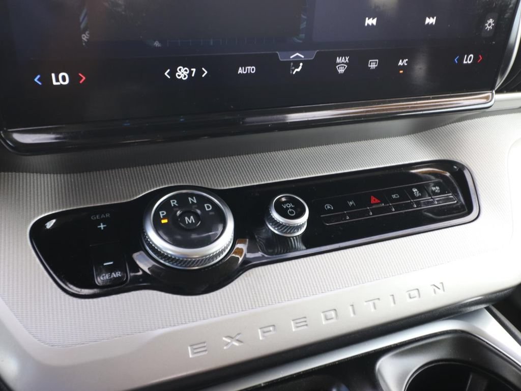 Certified 2025 Ford Expedition Active RWD image 22