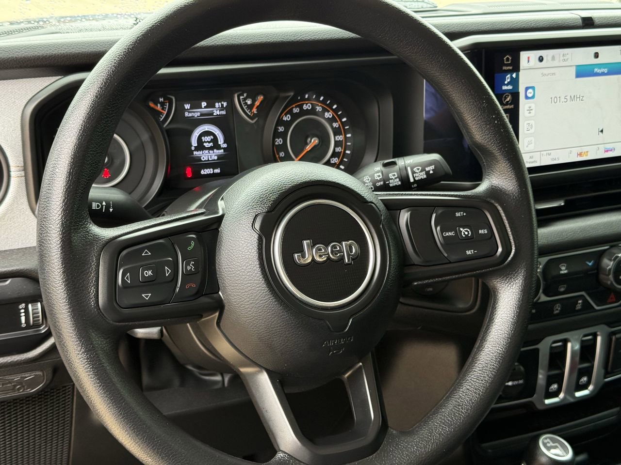 Used 2025 Jeep Wrangler Sport AWD/4WD image 11
