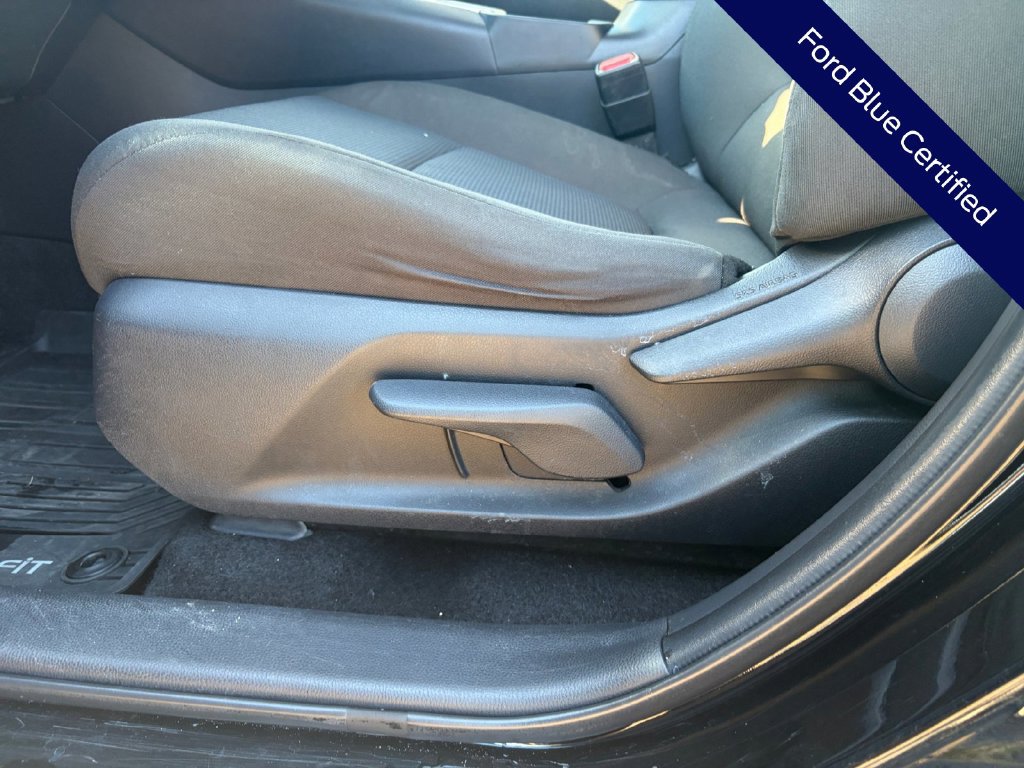 Used 2021 Toyota RAV4 LE FWD image 31