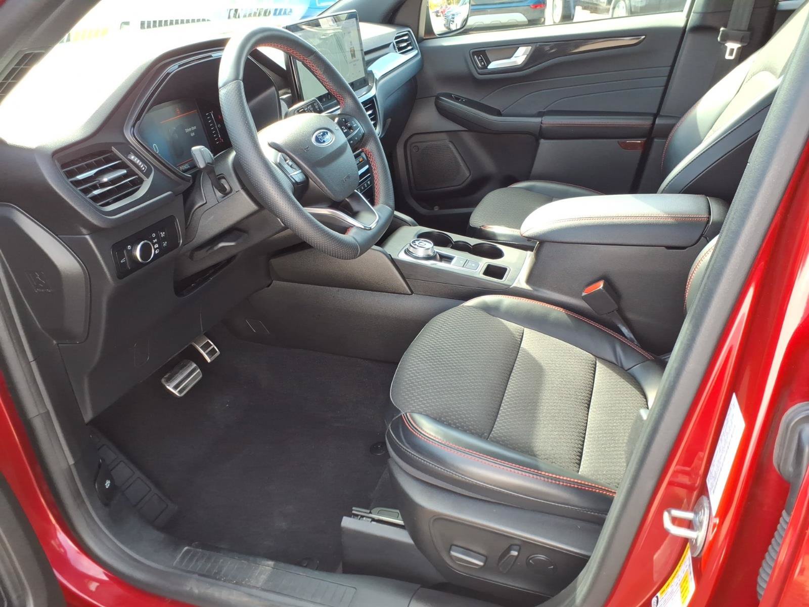 Certified 2023 Ford Escape ST-Line w/ Tech Pack #1 AWD/4WD image 11