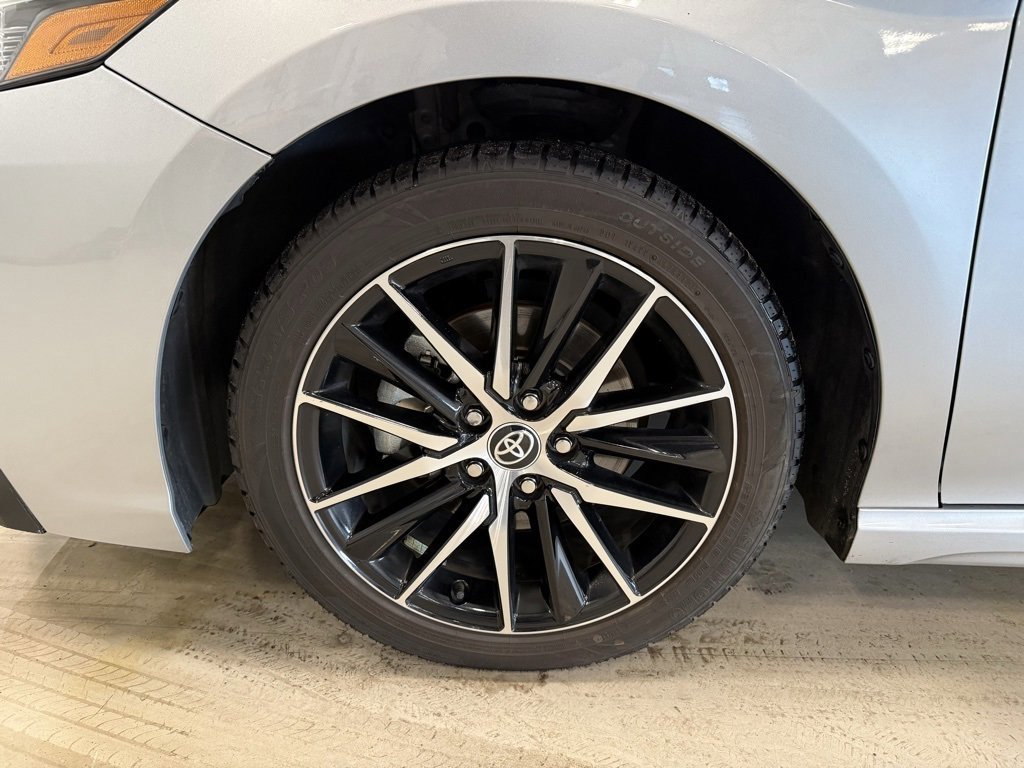 Used 2023 Toyota Camry SE image 9