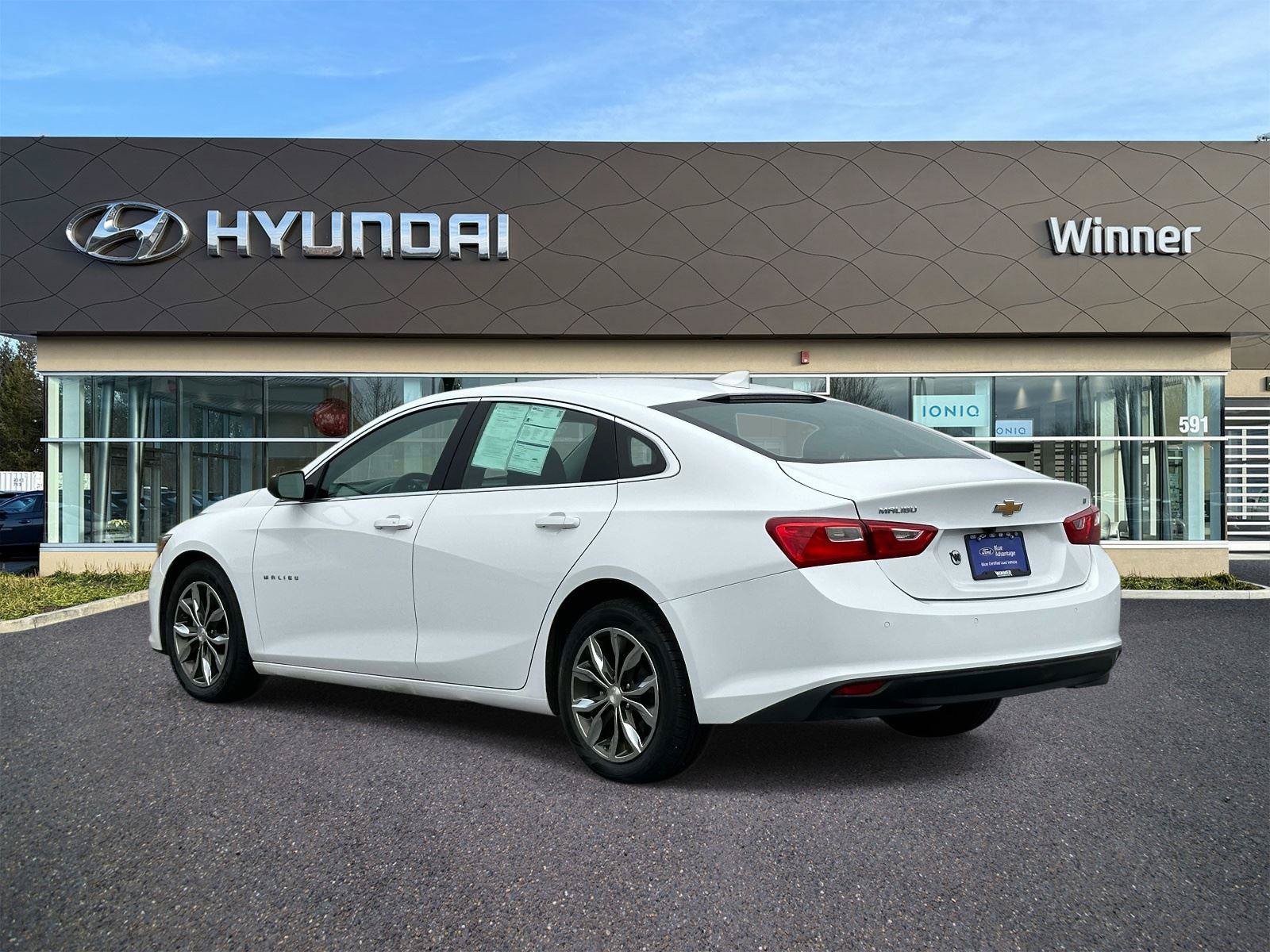 Used 2024 Chevrolet Malibu LT FWD image 2
