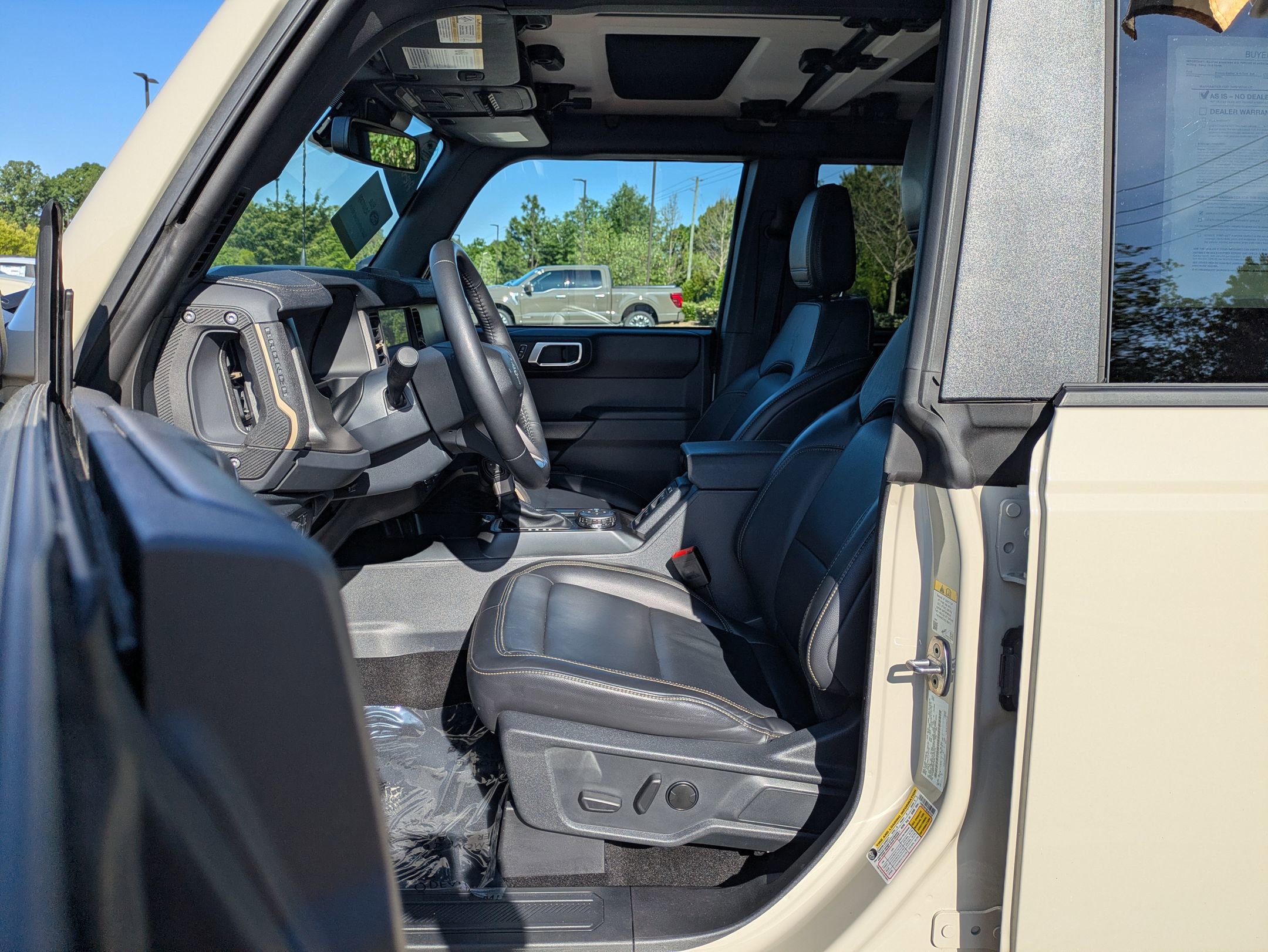 Certified 2025 Ford Bronco Badlands AWD/4WD image 13