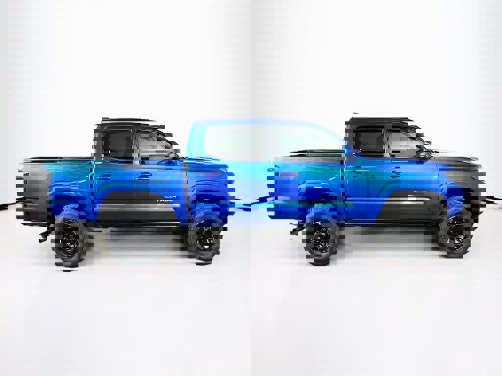 Used 2018 Toyota Tacoma SR5 RWD image 6