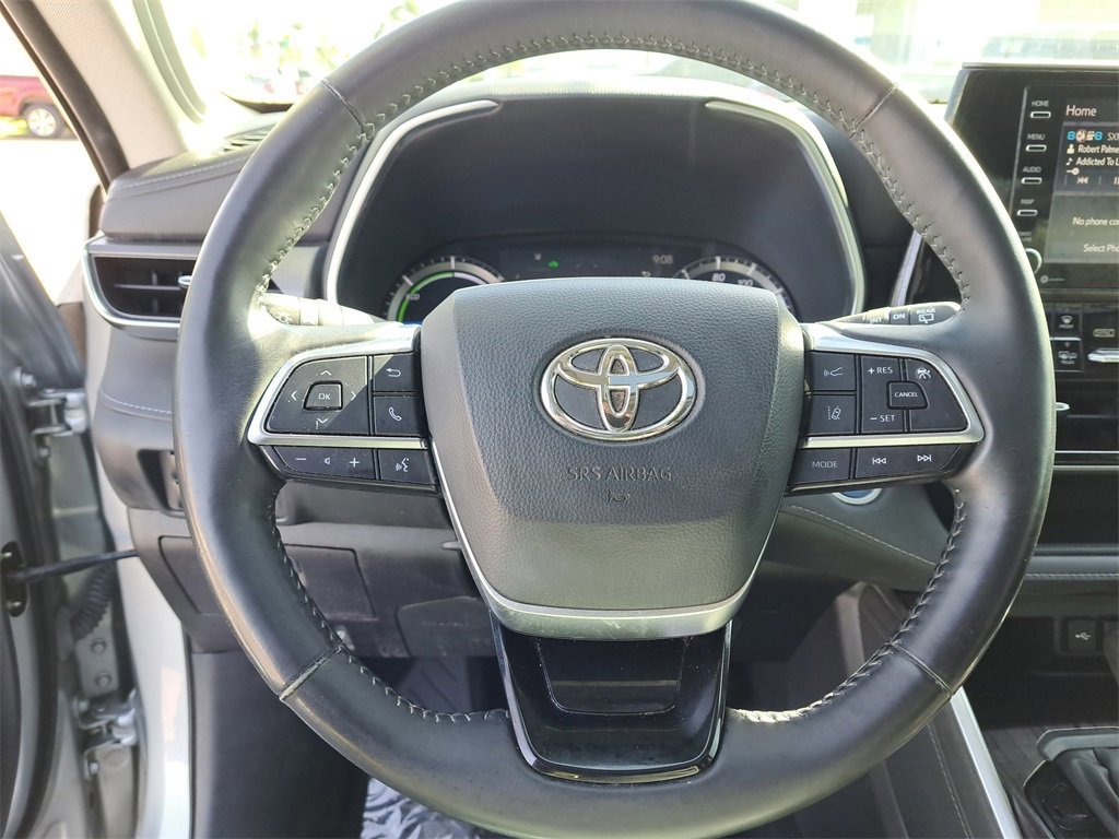 Used 2021 Toyota Highlander Limited image 16
