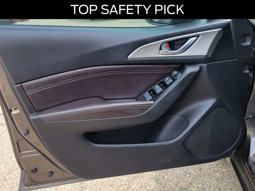 Used 2018 MAZDA MAZDA3 Touring image 18