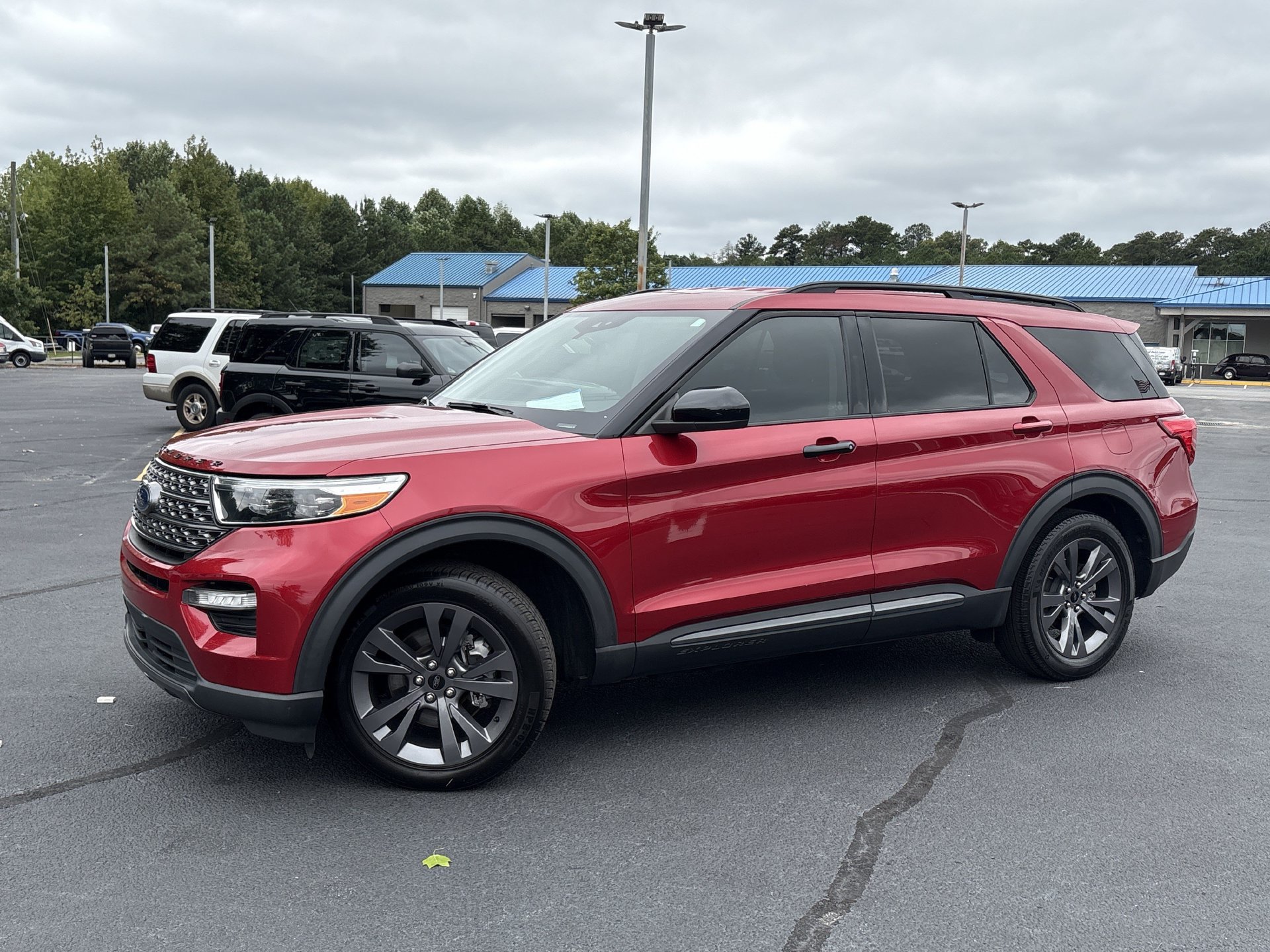 Certified 2024 Ford Explorer XLT w/ Equipment Group 202A