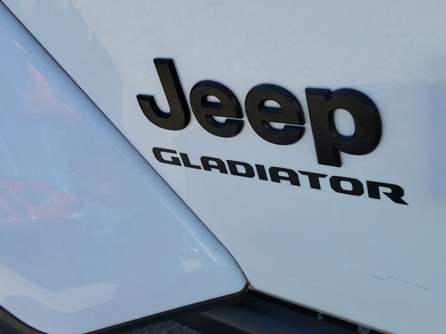 Used 2022 Jeep Gladiator Sport image 8