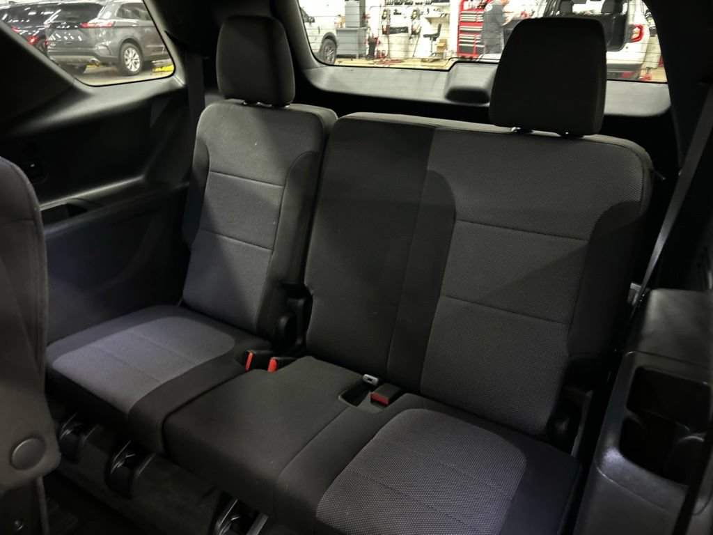 Used 2023 Chevrolet Traverse LT w/ Midnight/Sport Edition AWD/4WD image 28