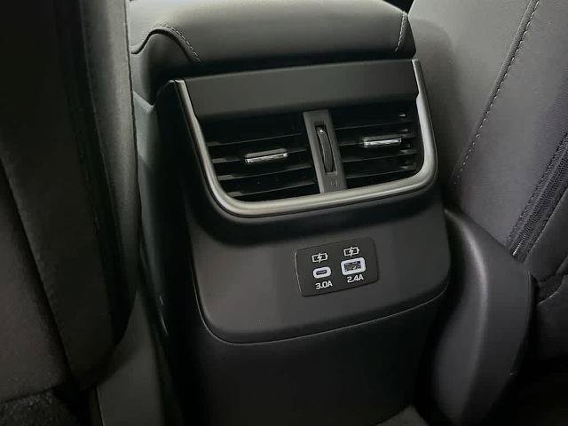 Used 2025 Subaru Outback Premium AWD/4WD image 13
