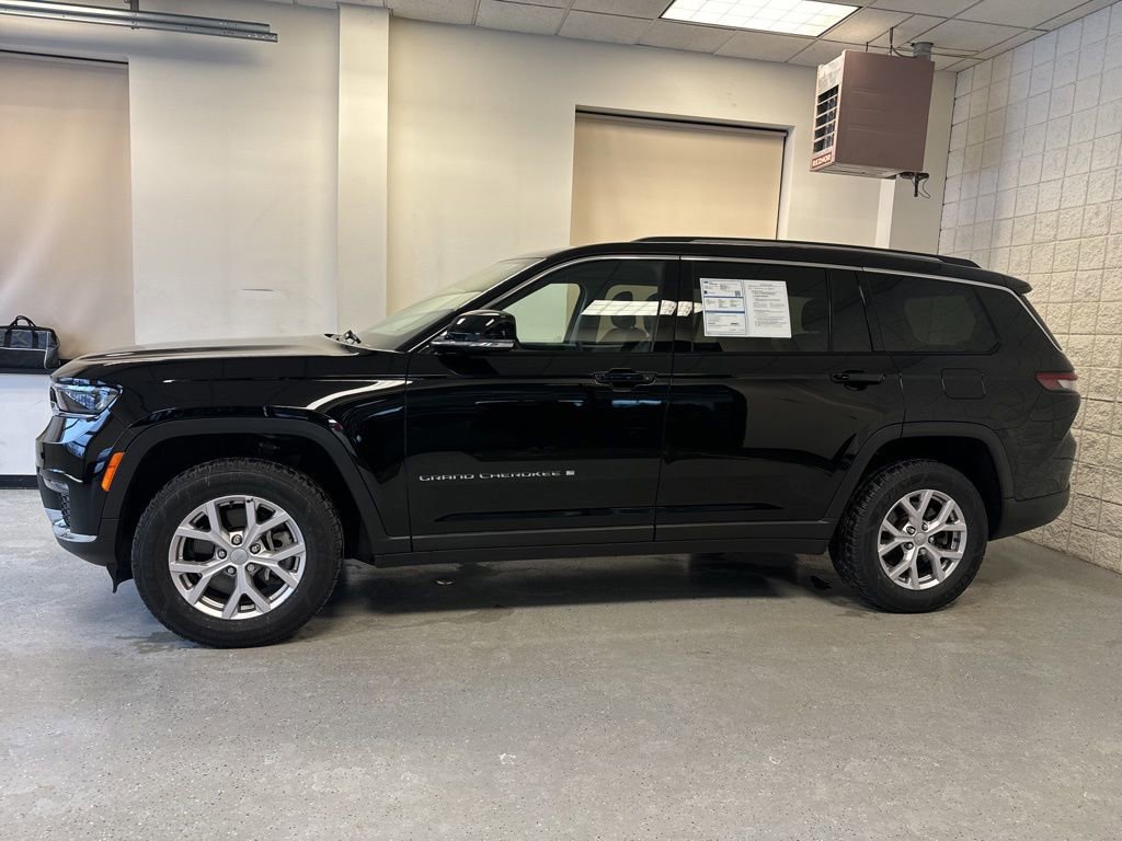 Used 2022 Jeep Grand Cherokee L Limited image 11