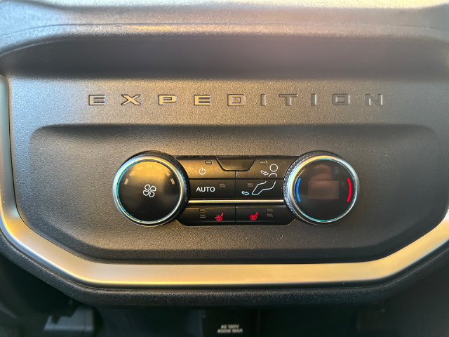 Certified 2025 Ford Expedition Platinum AWD/4WD image 32