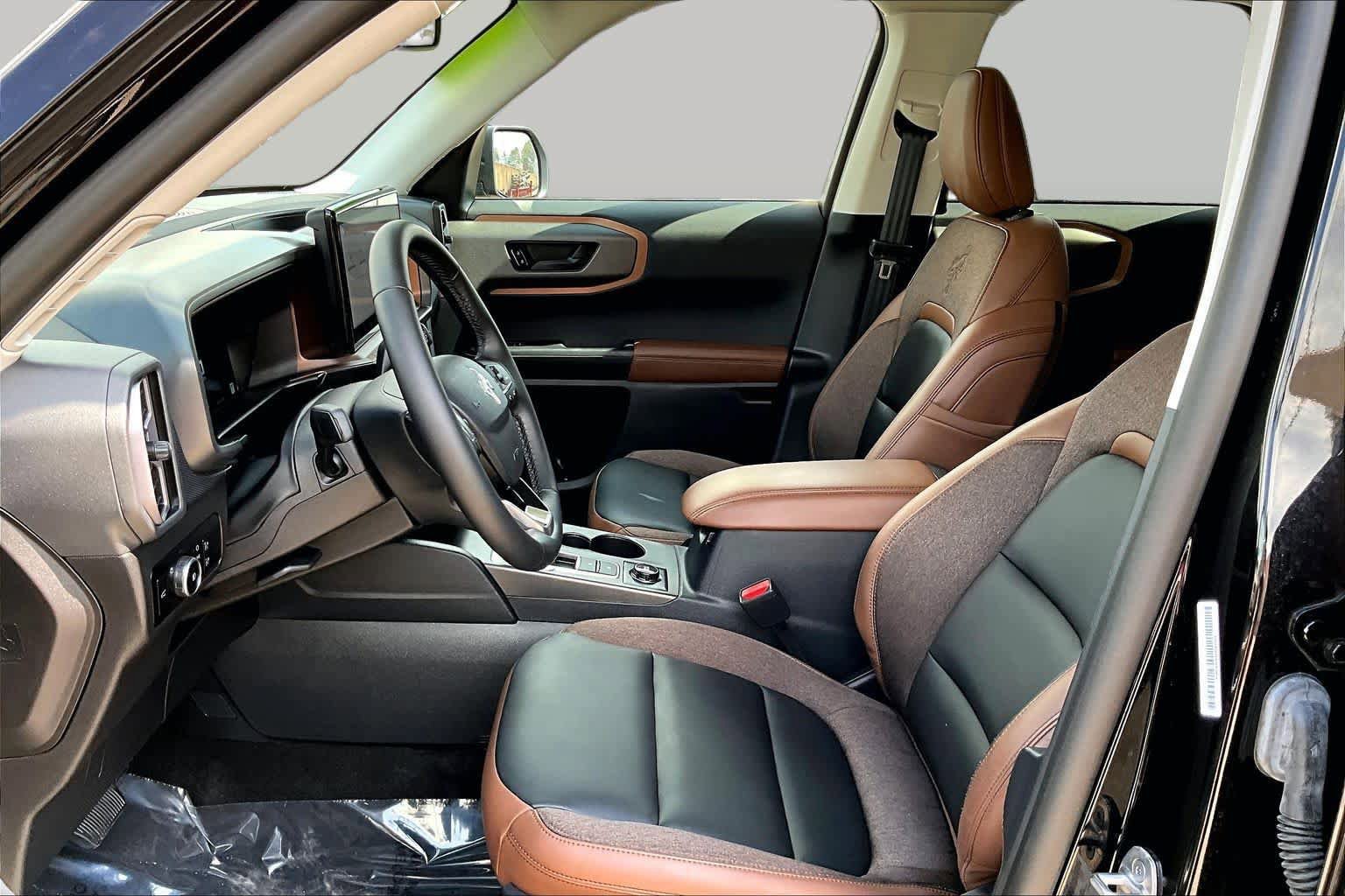 Certified 2025 Ford Bronco Sport Outer Banks w/ Outer Banks Tech Package+ AWD/4WD image 8