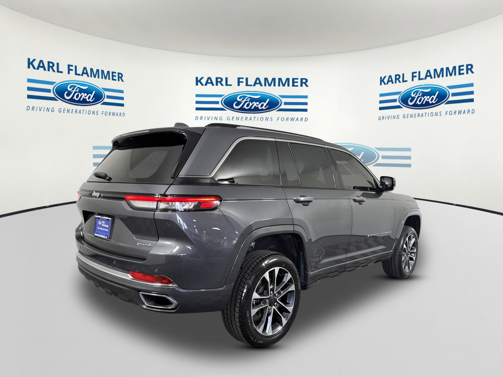 Used 2022 Jeep Grand Cherokee Overland w/ Adv Protech Group III image 3