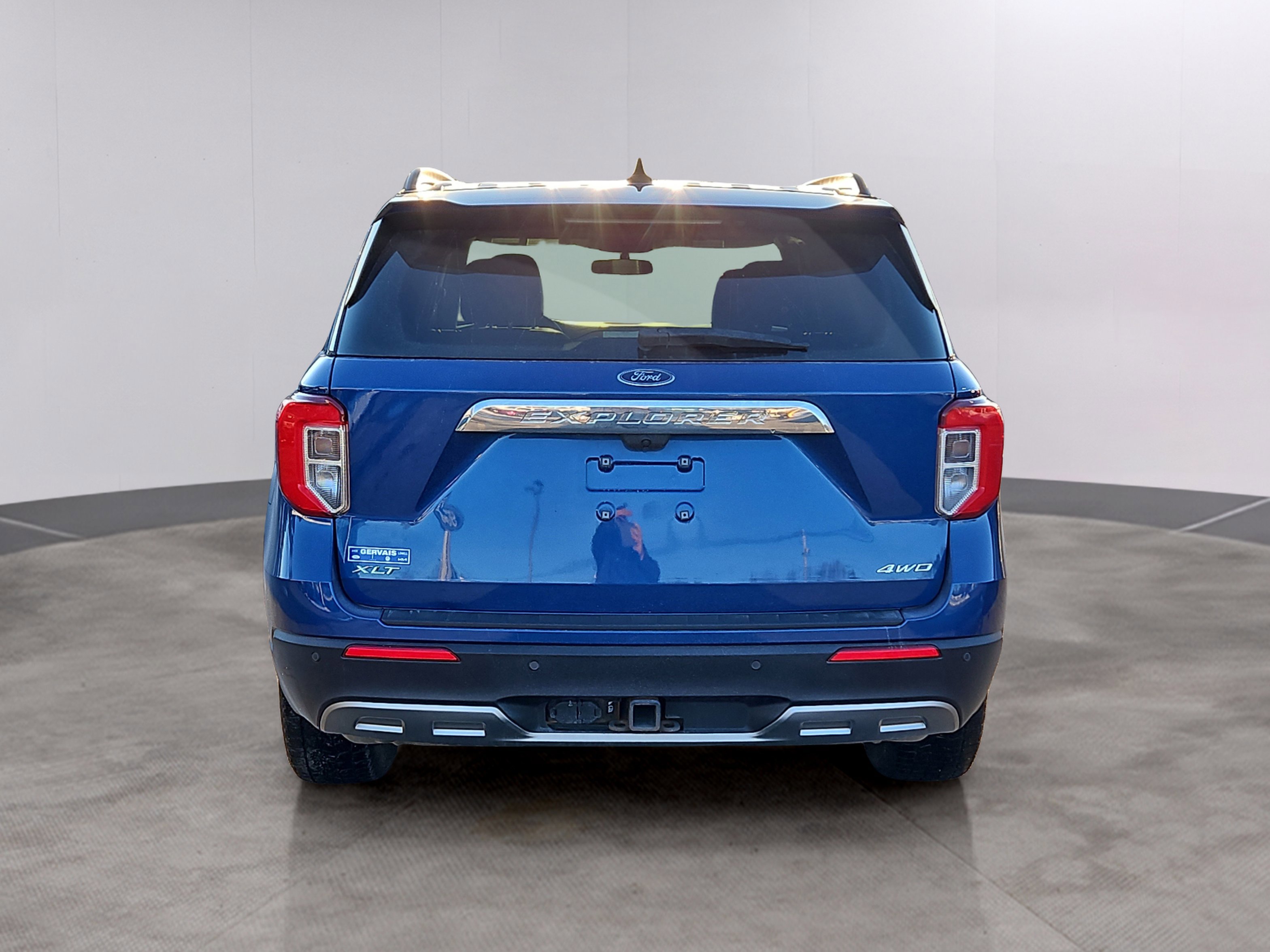 Certified 2022 Ford Explorer XLT w/ Equipment Group 202A image 3