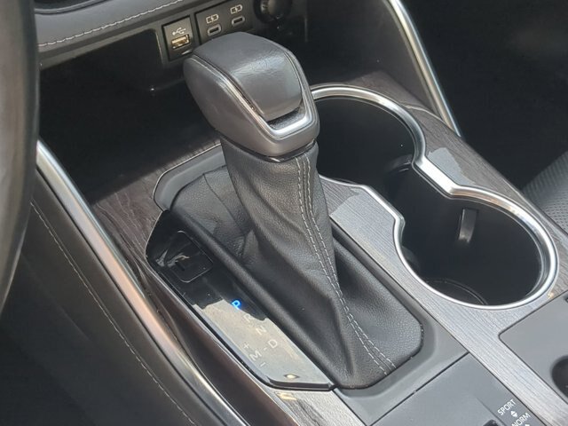 Used 2023 Toyota Highlander Limited FWD image 26