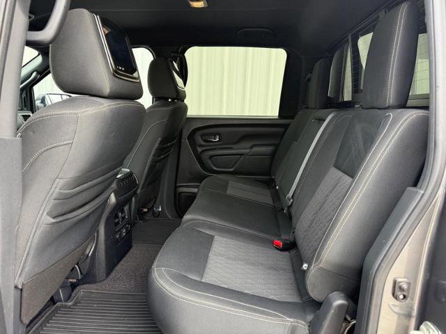 Used 2019 Nissan Titan SV w/ SV Convenience Package image 10