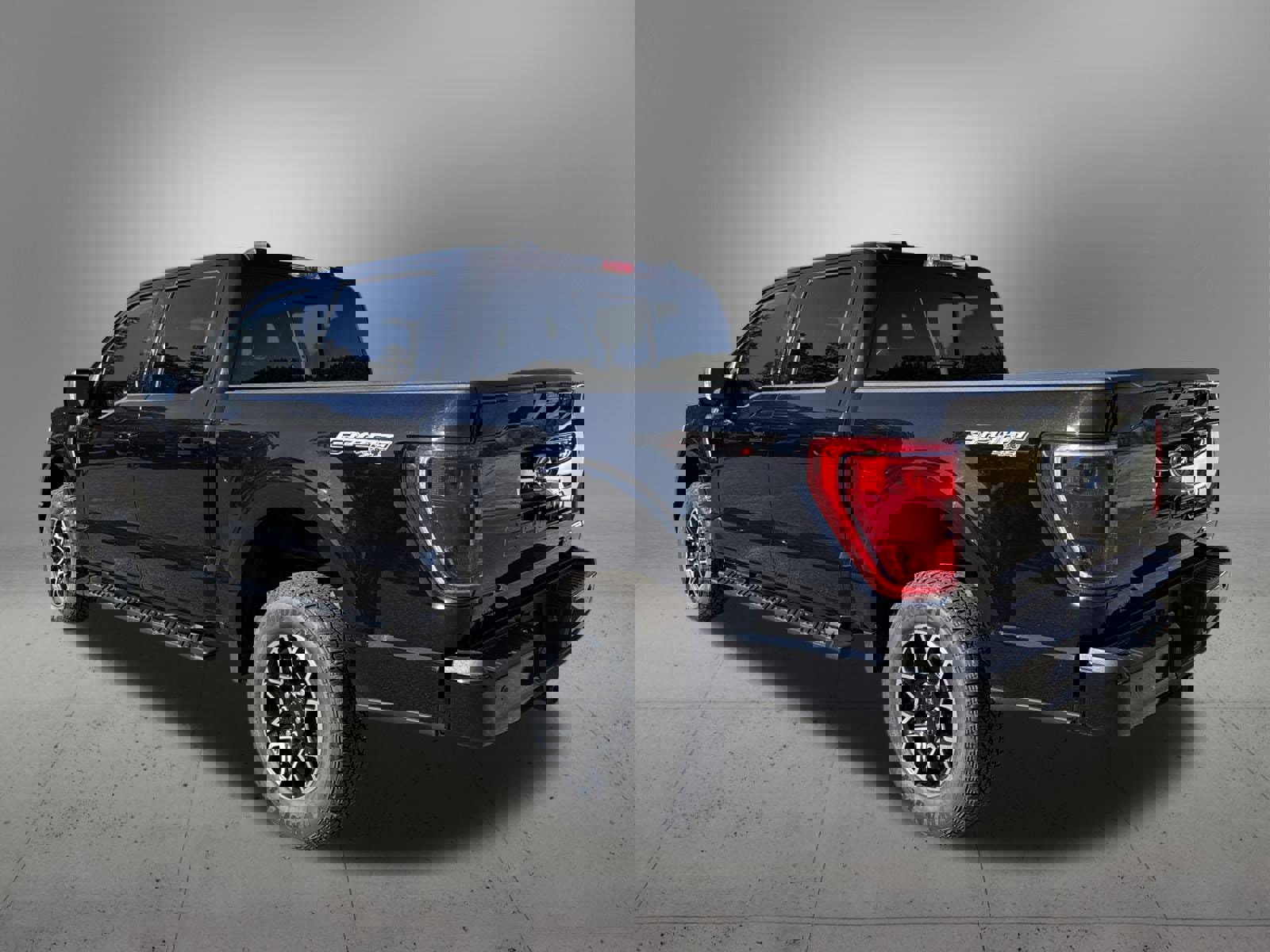 Certified 2022 Ford F150 XLT w/ Equipment Group 302A High image 3