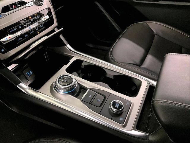 Certified 2022 Ford Explorer XLT w/ Equipment Group 202A AWD/4WD image 16