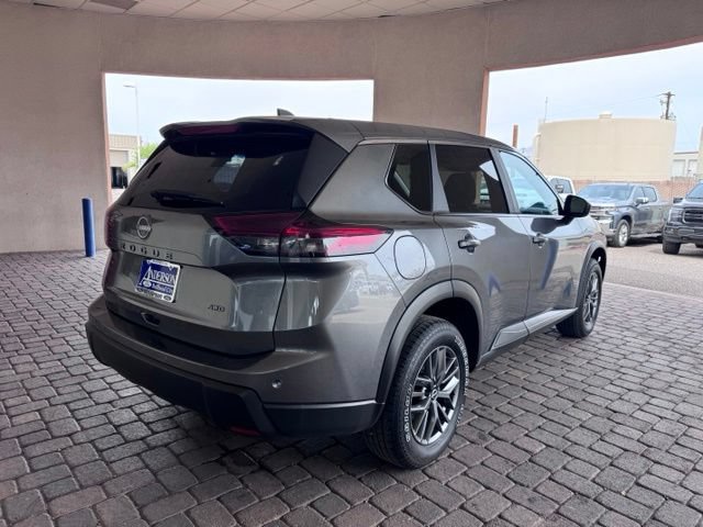 Used 2024 Nissan Rogue S AWD/4WD image 5