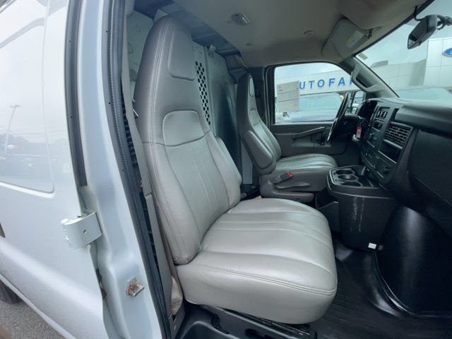 Used 2022 Chevrolet Express 2500 w/ Driver Convenience Package RWD image 28