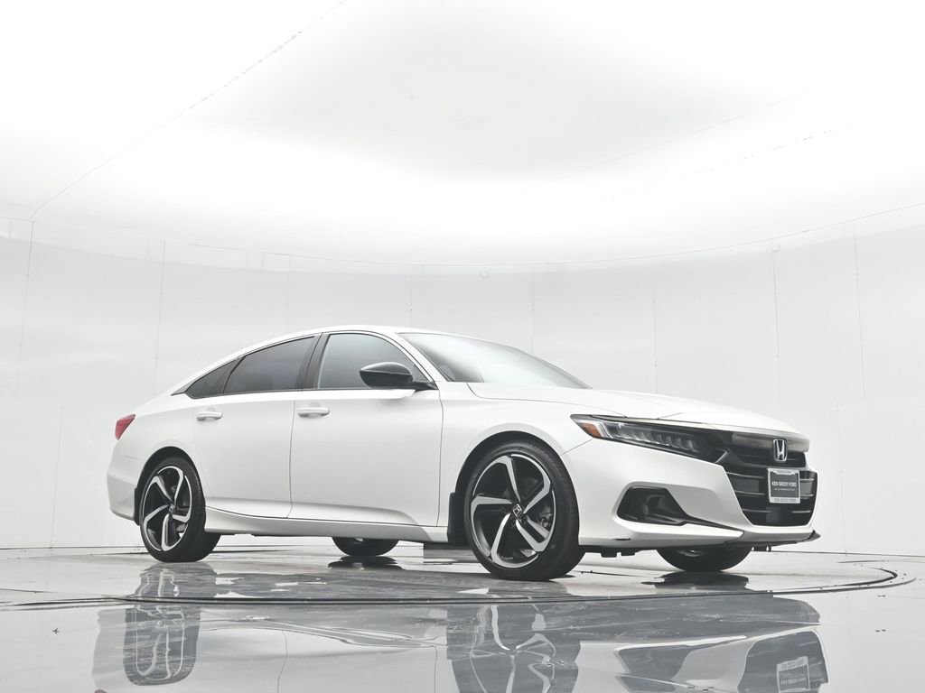 Used 2022 Honda Accord Sport image 2