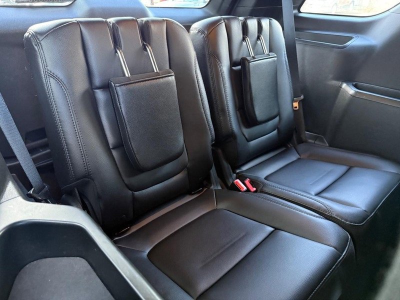 Certified 2019 Ford Explorer XLT w/ Equipment Group 202A image 10