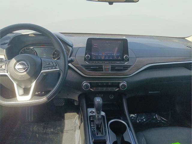 Used 2024 Nissan Altima 2.5 SV image 11