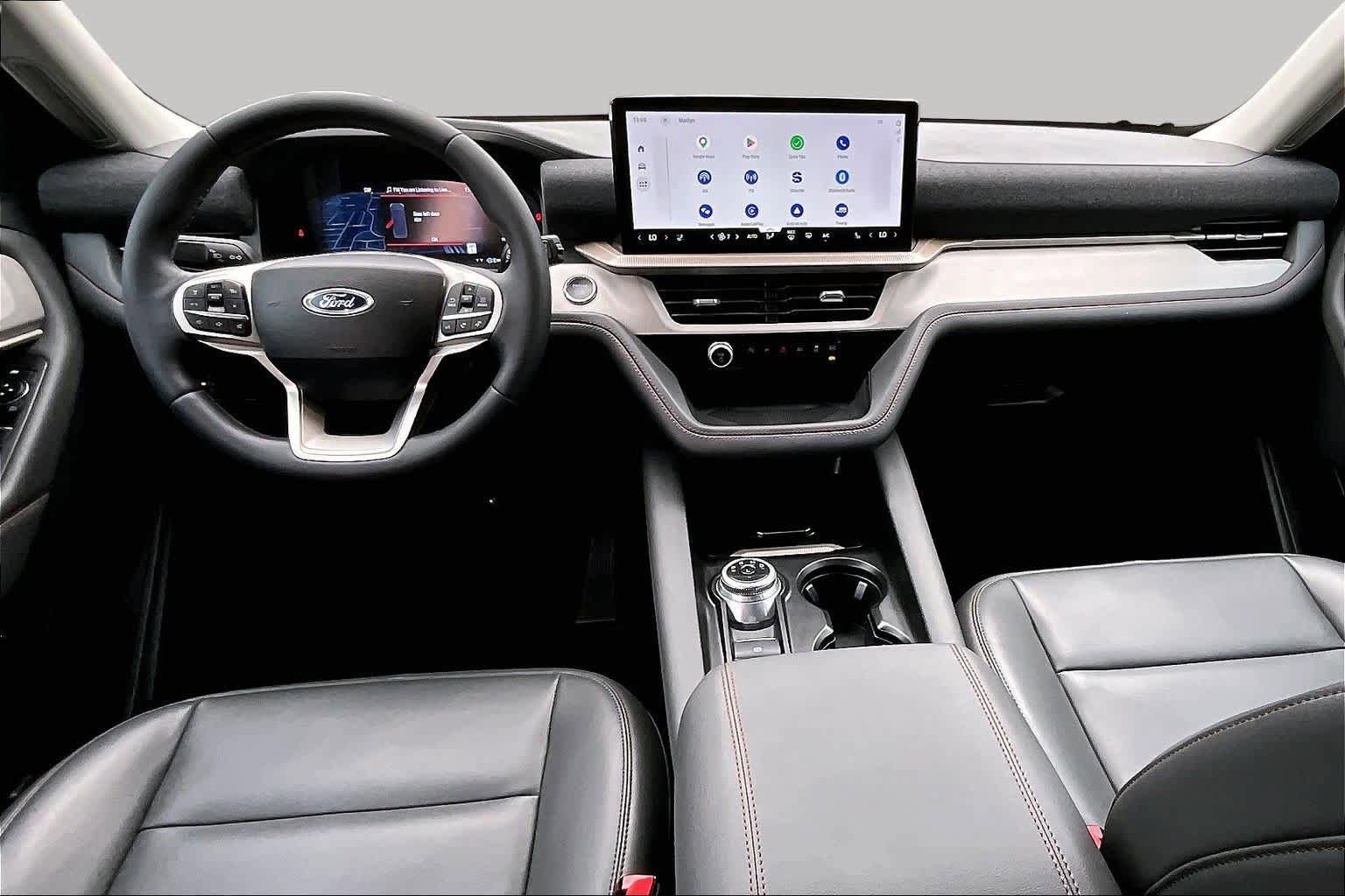Certified 2025 Ford Explorer Active w/ Active Comfort Package RWD image 16