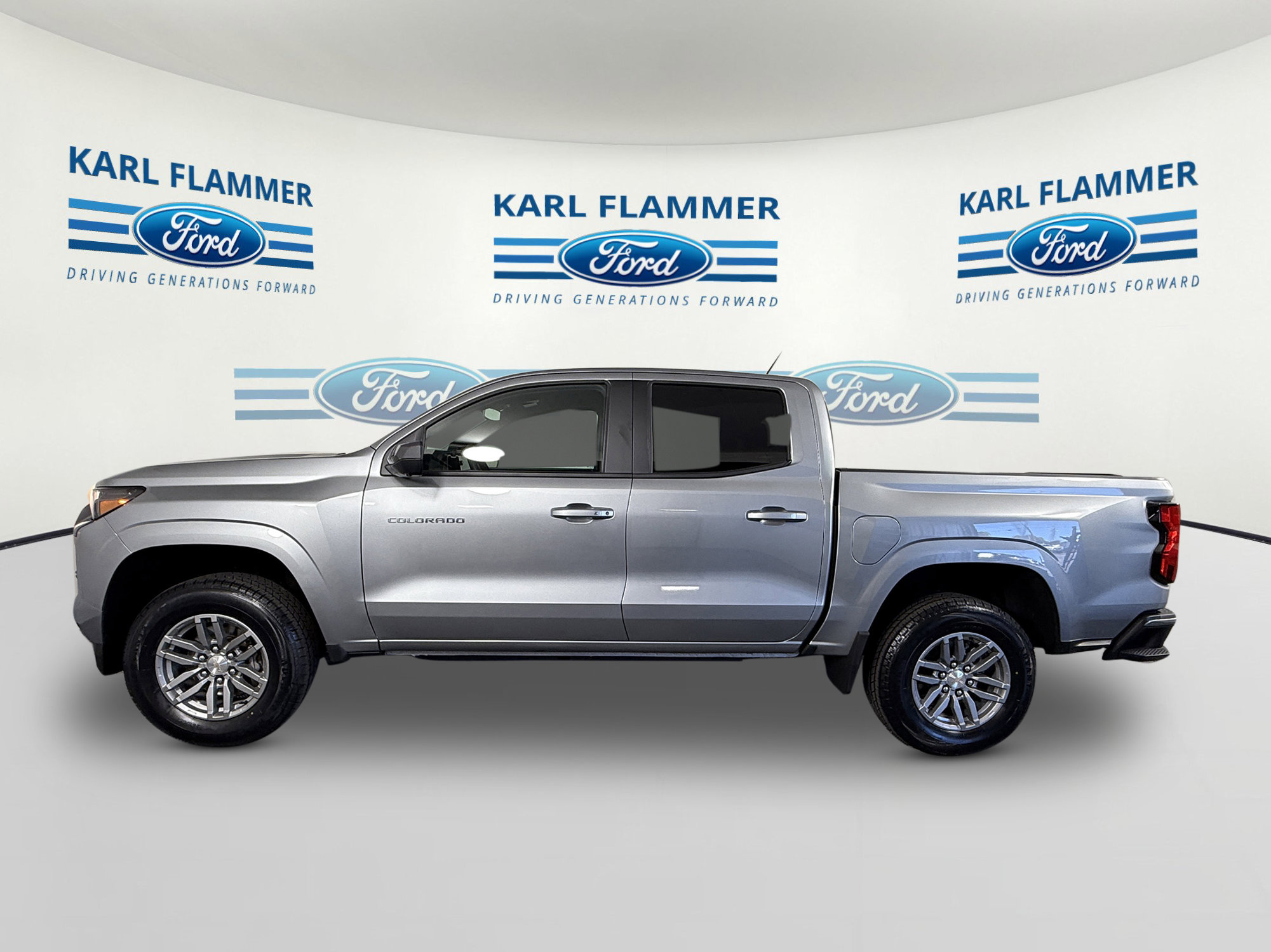 Used 2024 Chevrolet Colorado LT w/ LT Convenience Package II image 5