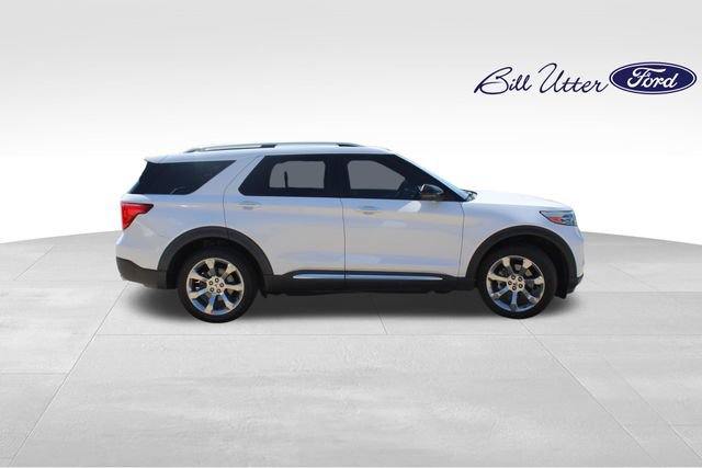 Certified 2020 Ford Explorer Platinum w/ Premium Technology Package AWD/4WD image 4