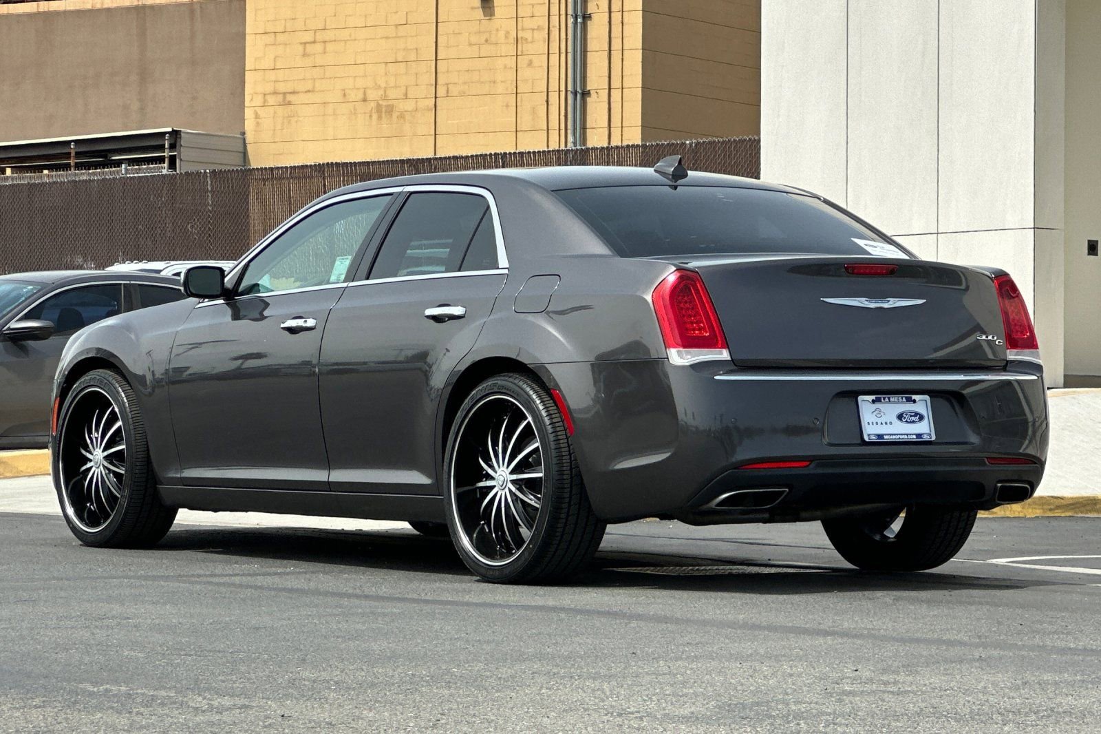 Used 2017 Chrysler 300 C w/ Safetytec Plus Group image 5