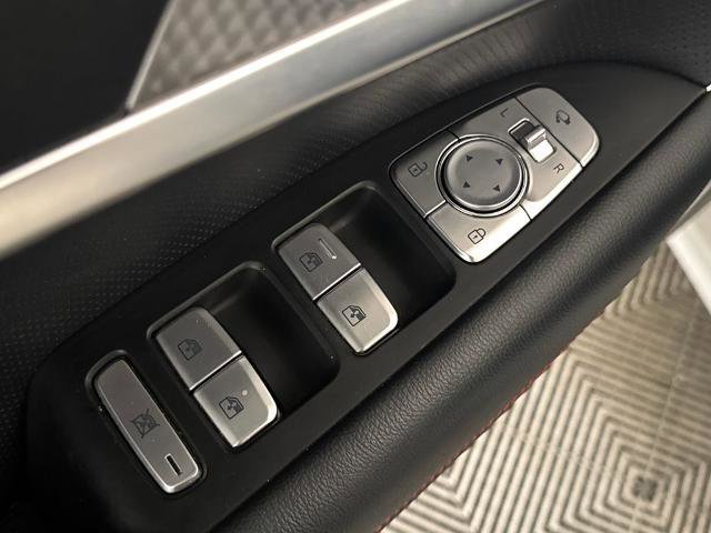 Used 2022 Genesis G70 3.3T w/ Sport Advanced Package image 17