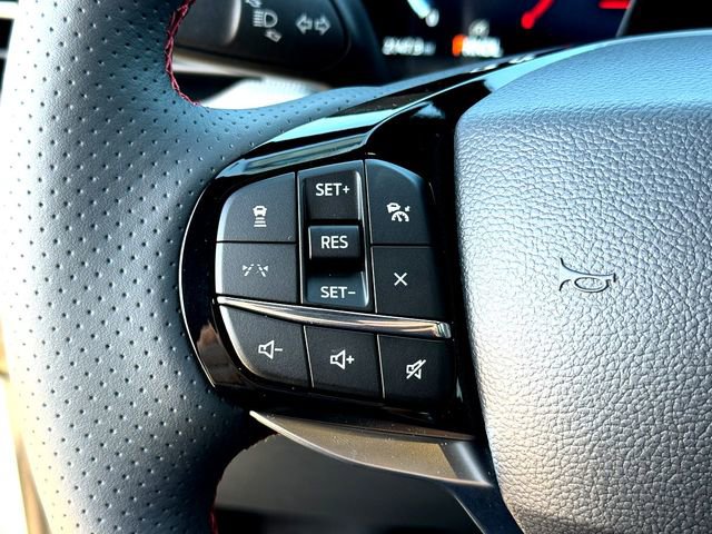 Certified 2025 Ford Explorer ST-Line image 13